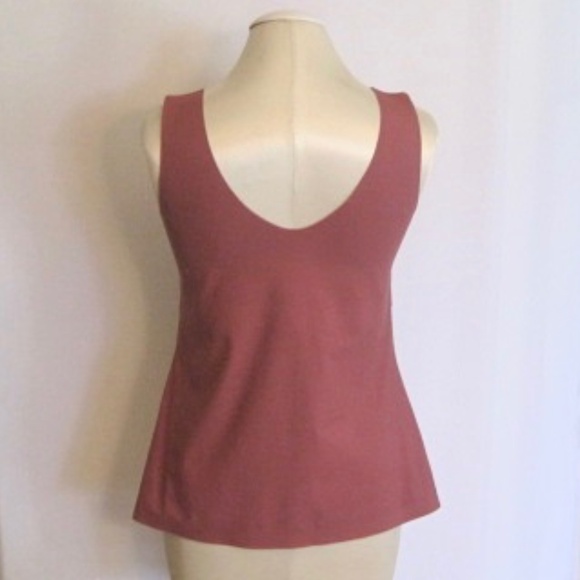 Knix Evolution Tank # 2021-474 - Picture 3 of 9